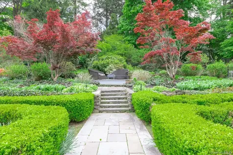 4 Horse Hollow Road Locust Valley NY 11560