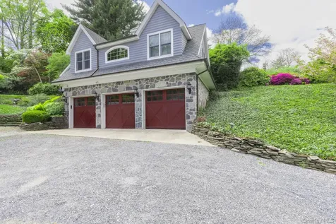 4 Horse Hollow Road Locust Valley NY 11560