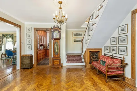 4 Horse Hollow Road Locust Valley NY 11560
