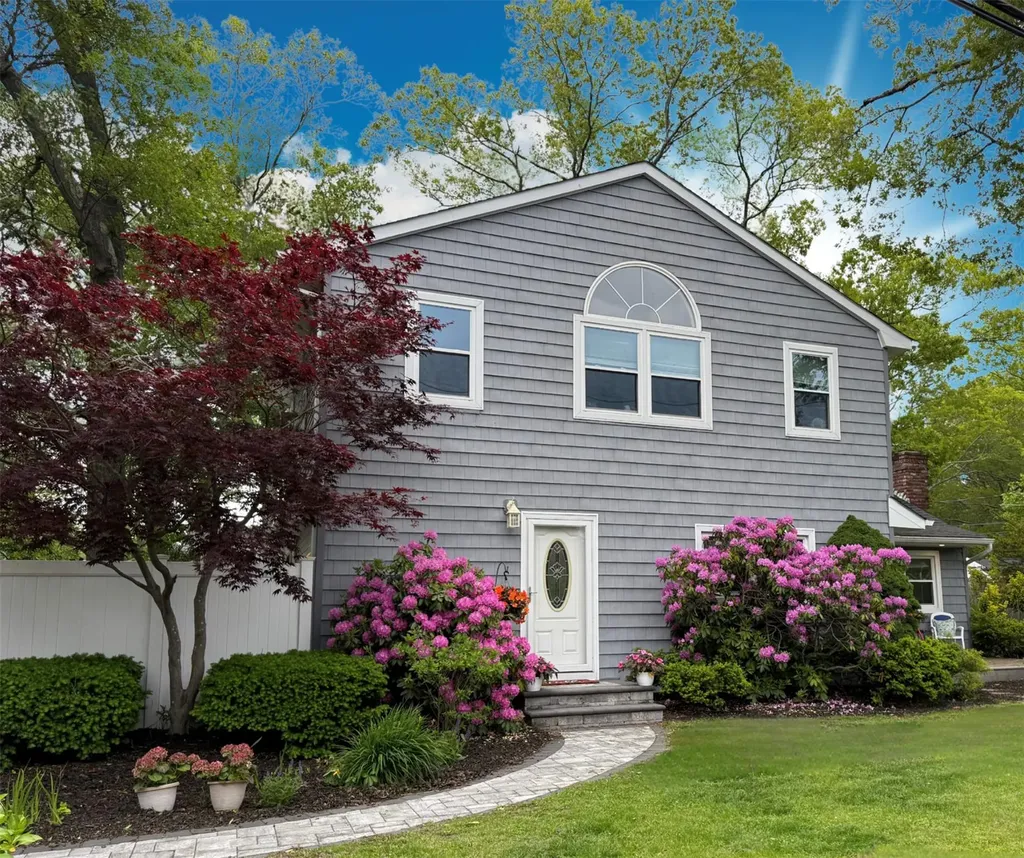 1 Roberta Street East Patchogue NY 11772