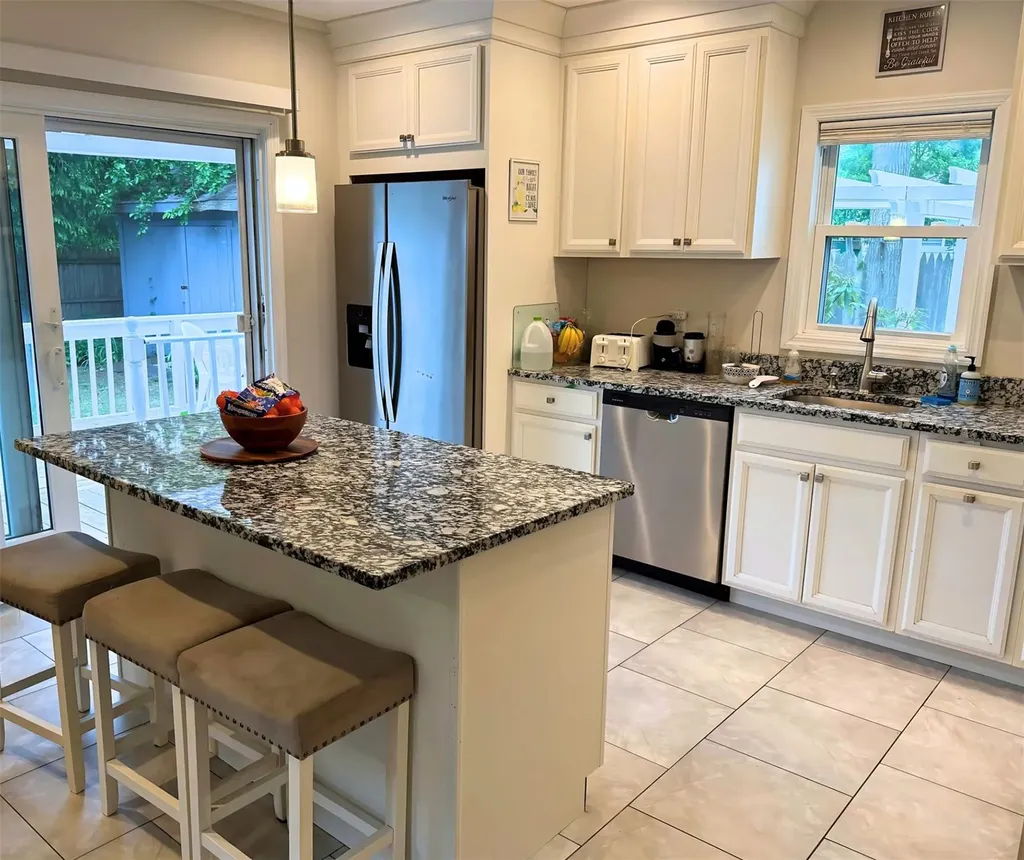 1 Roberta Street East Patchogue NY 11772