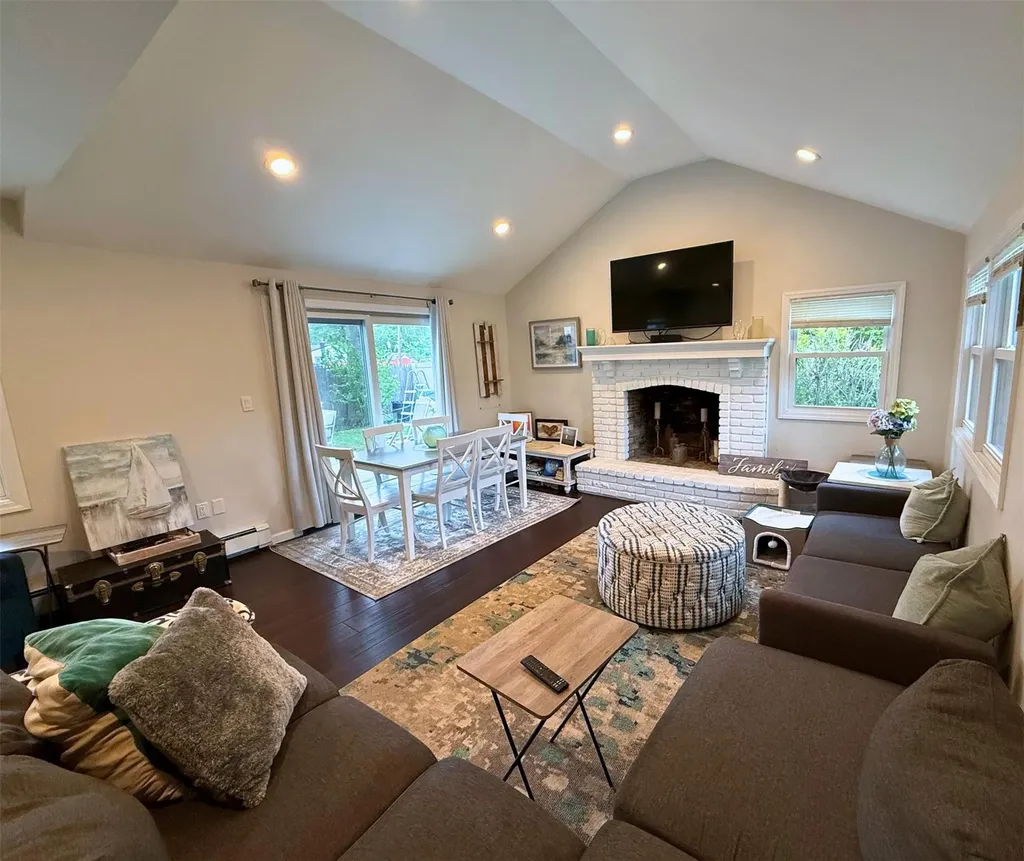 1 Roberta Street East Patchogue NY 11772