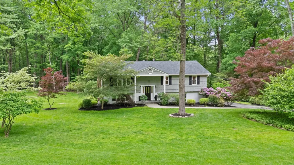 4 Verona Place Mahopac NY 10541