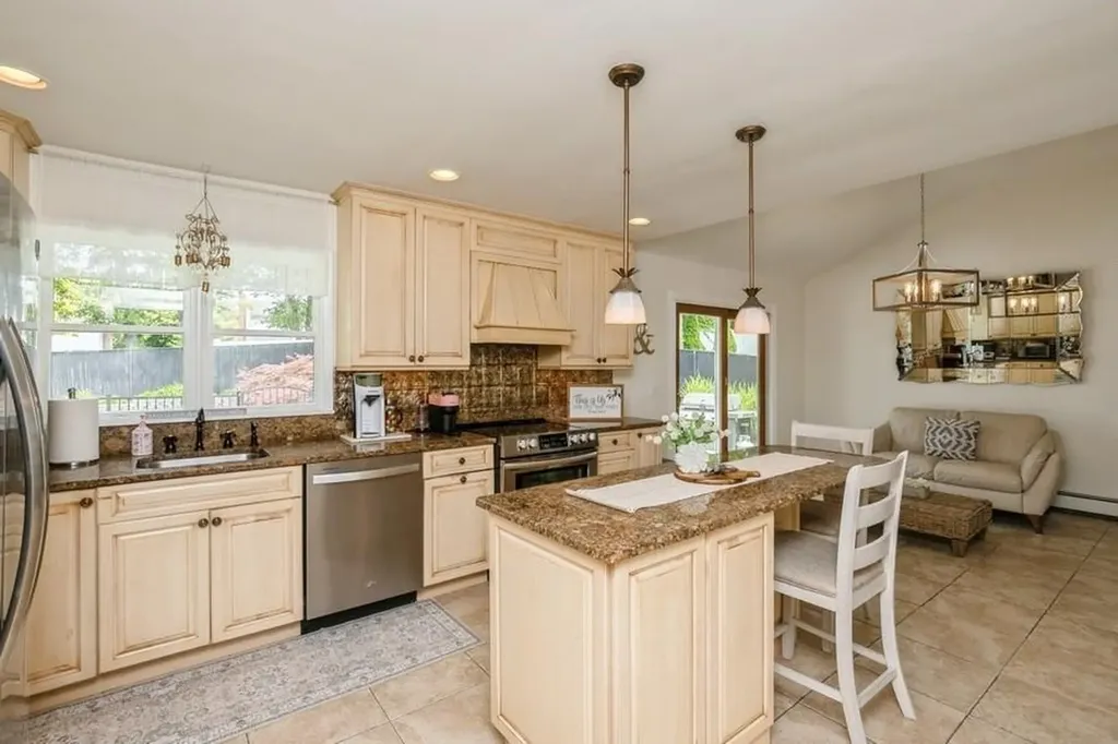 18 Robin Lane Kings Park NY 11754