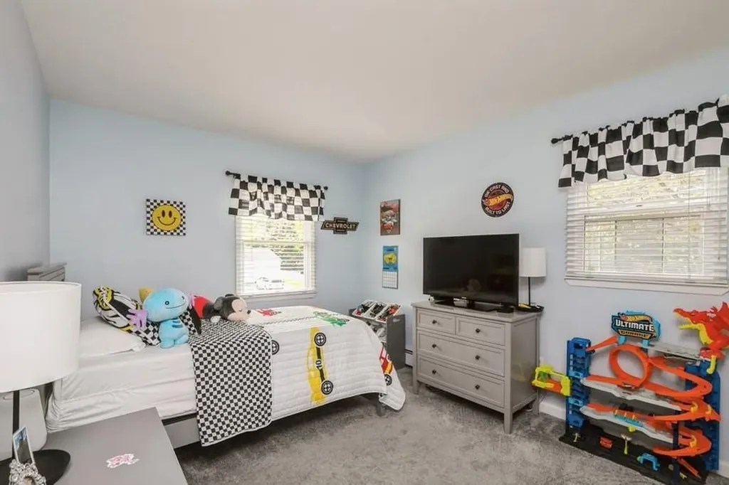 18 Robin Lane Kings Park NY 11754