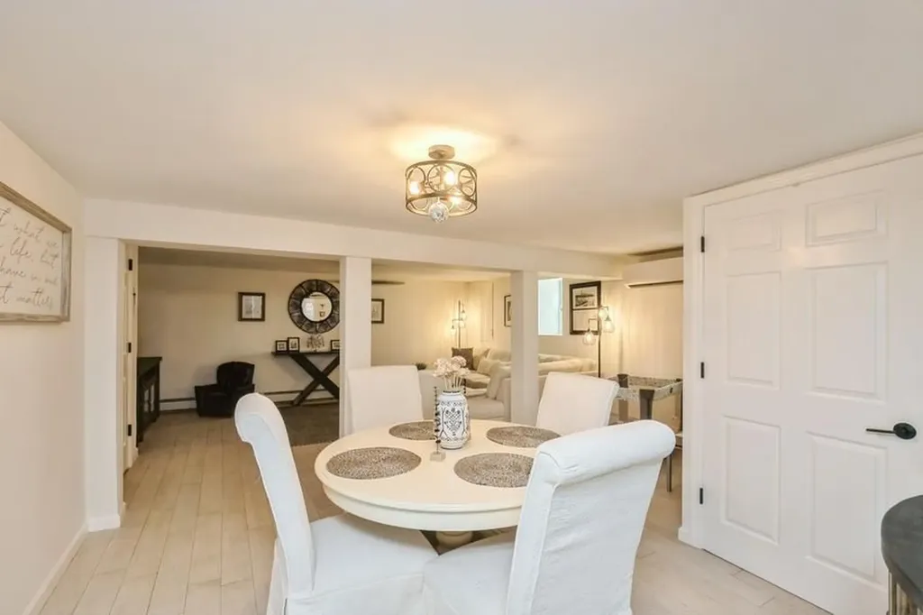 18 Robin Lane Kings Park NY 11754
