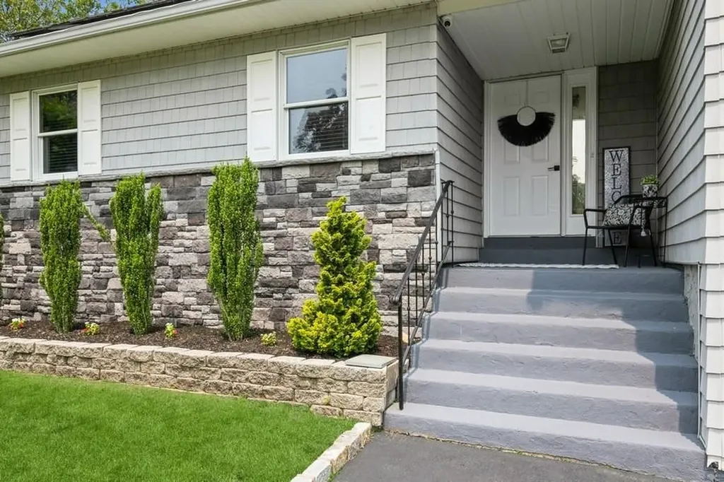 18 Robin Lane Kings Park NY 11754