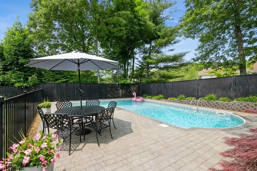 18 Robin Lane Kings Park NY 11754