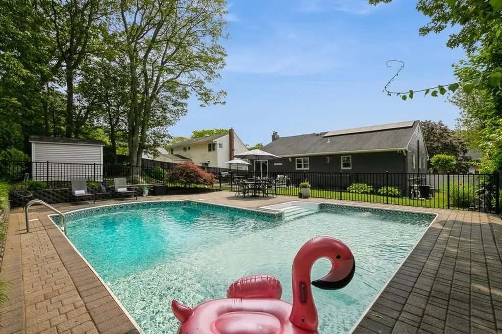 18 Robin Lane Kings Park NY 11754