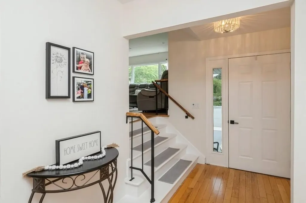 18 Robin Lane Kings Park NY 11754