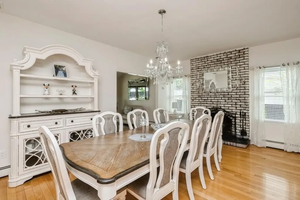 18 Robin Lane Kings Park NY 11754