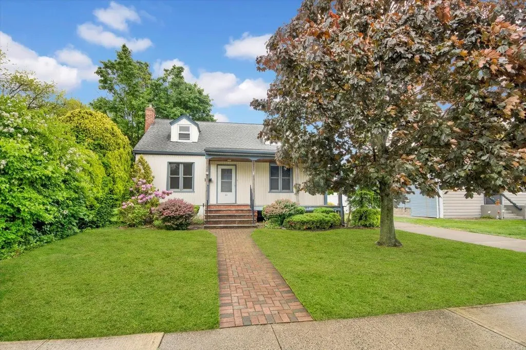 23 Lenox Place Freeport NY 11520