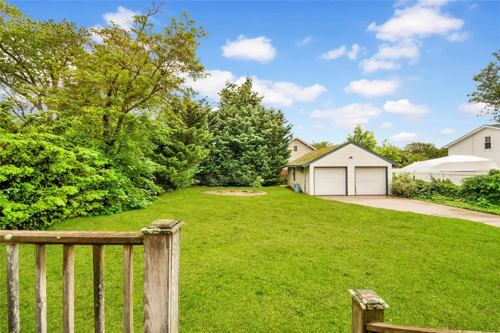 23 Lenox Place Freeport NY 11520