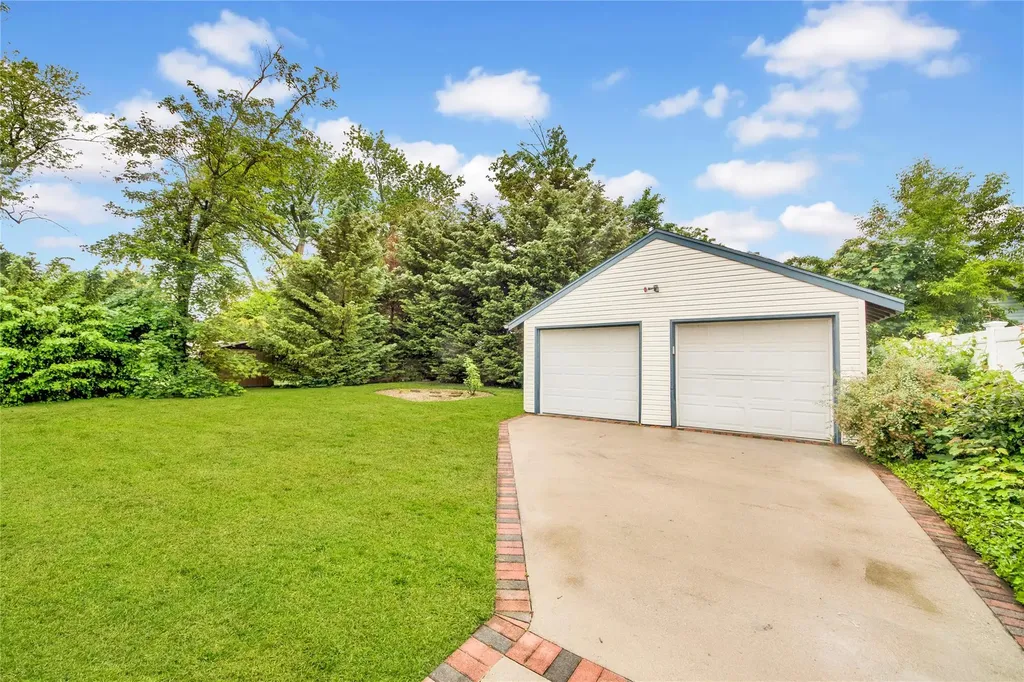 23 Lenox Place Freeport NY 11520