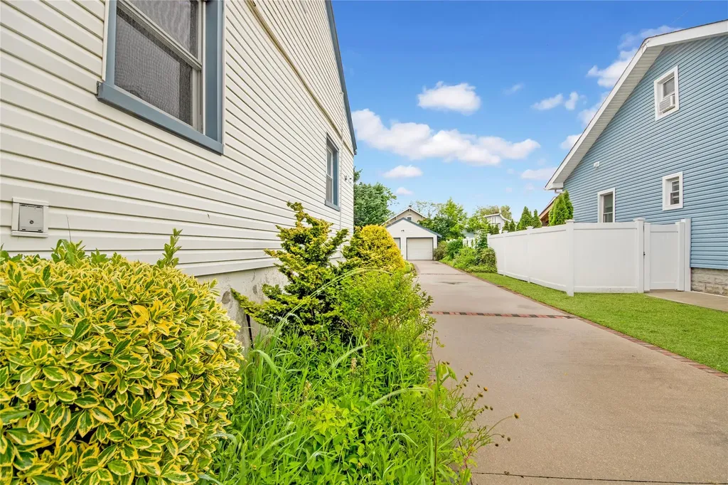 23 Lenox Place Freeport NY 11520