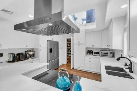 279 Hillcrest Lane Upper Brookville NY 11771
