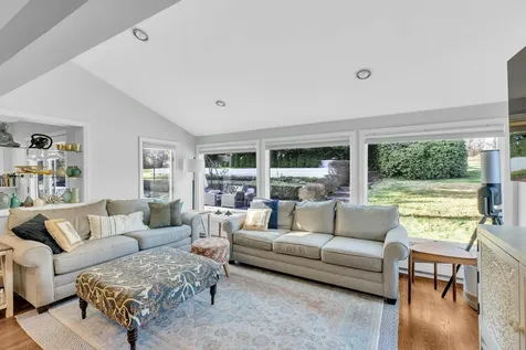 279 Hillcrest Lane Upper Brookville NY 11771
