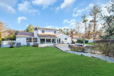 279 Hillcrest Lane Upper Brookville NY 11771