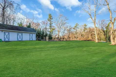 279 Hillcrest Lane Upper Brookville NY 11771