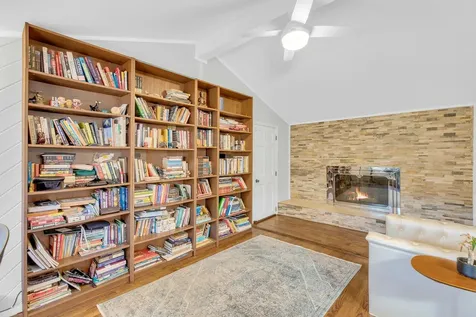279 Hillcrest Lane Upper Brookville NY 11771
