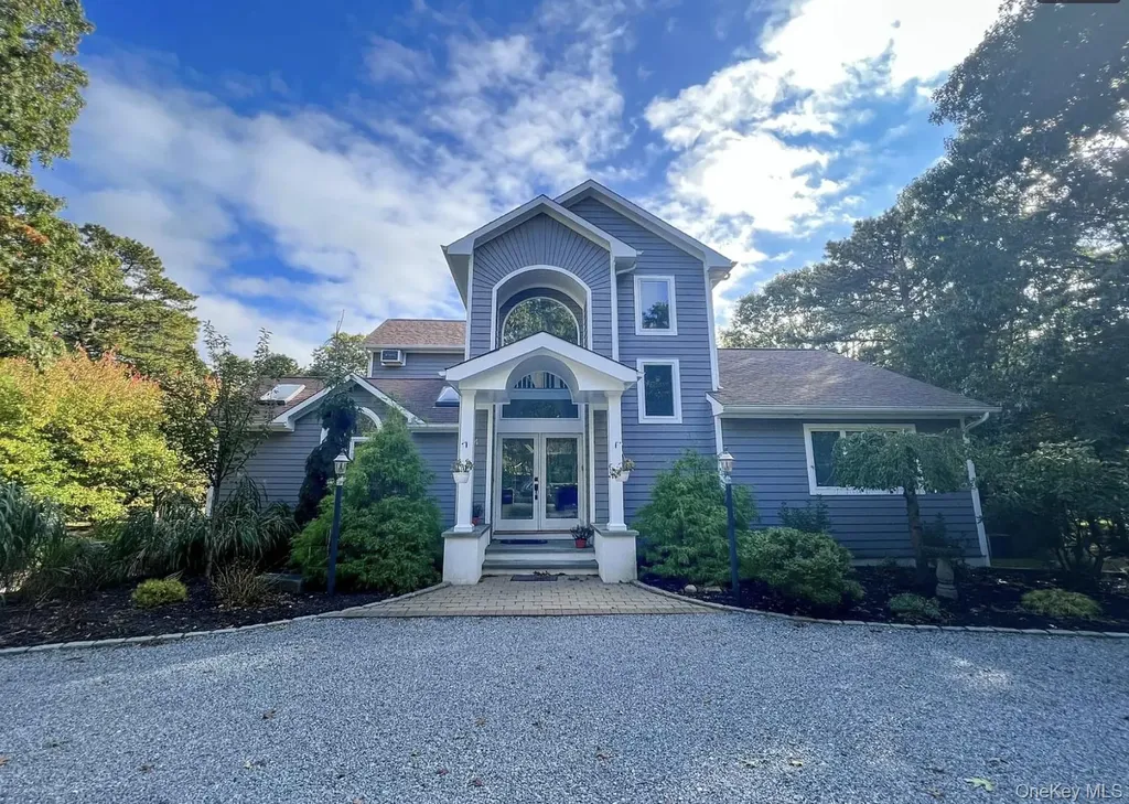 4 Douglas Court Hampton Bays NY 11946