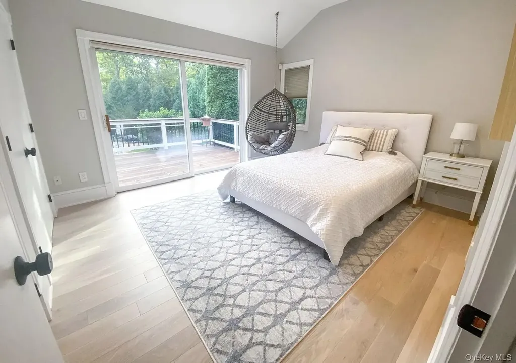 4 Douglas Court Hampton Bays NY 11946