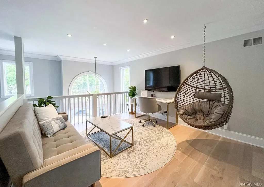 4 Douglas Court Hampton Bays NY 11946