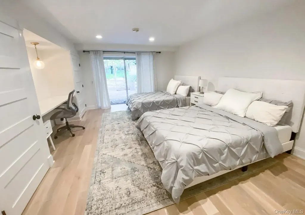 4 Douglas Court Hampton Bays NY 11946