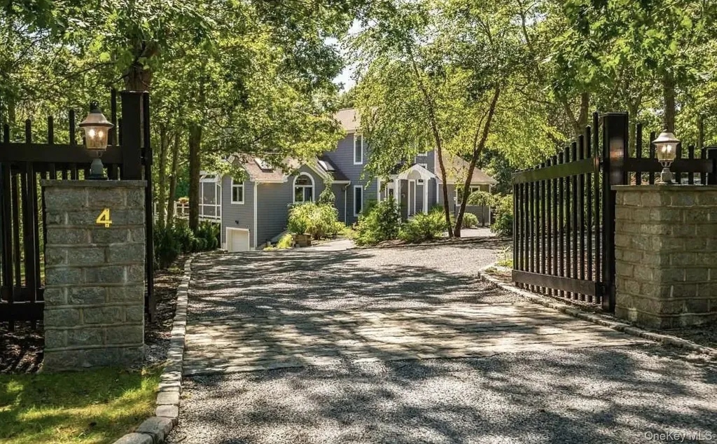 4 Douglas Court Hampton Bays NY 11946