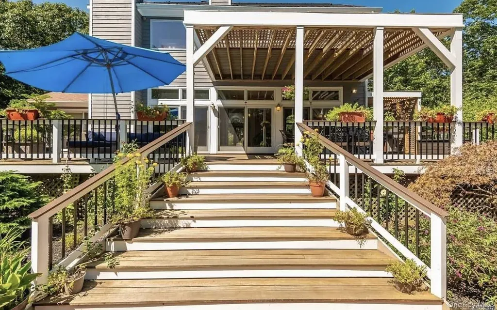 4 Douglas Court Hampton Bays NY 11946