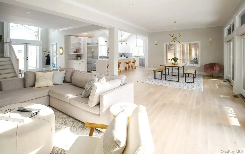 4 Douglas Court Hampton Bays NY 11946