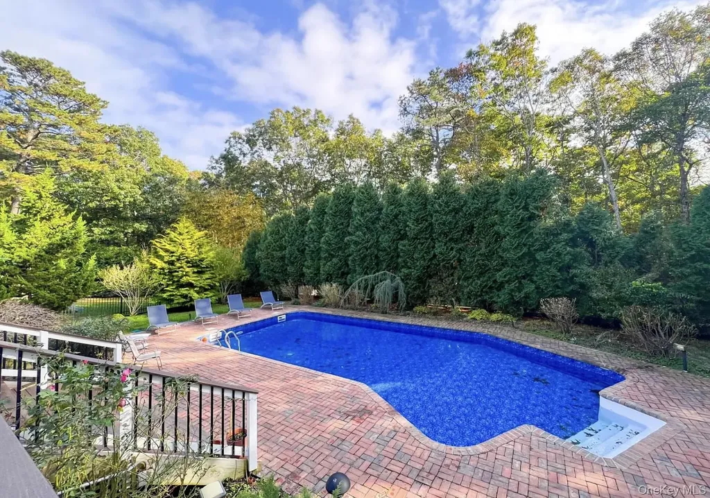 4 Douglas Court Hampton Bays NY 11946