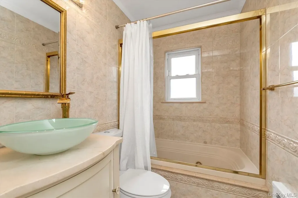 2492 Lefferts Place Bellmore NY 11710
