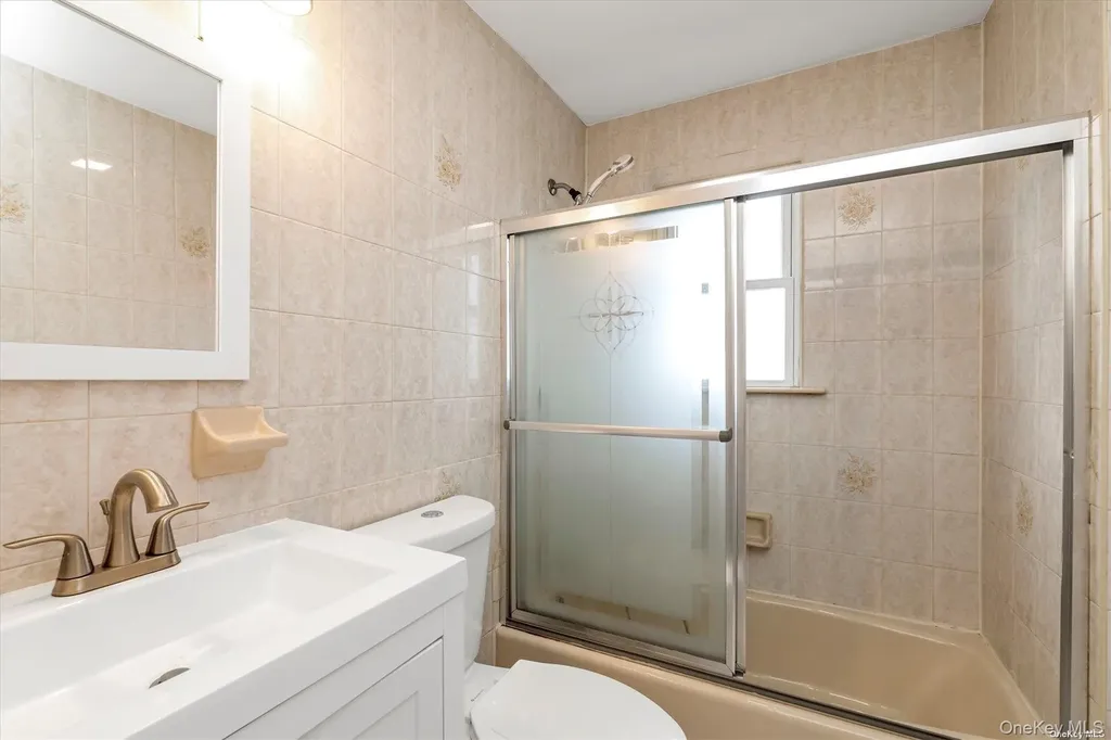 2492 Lefferts Place Bellmore NY 11710