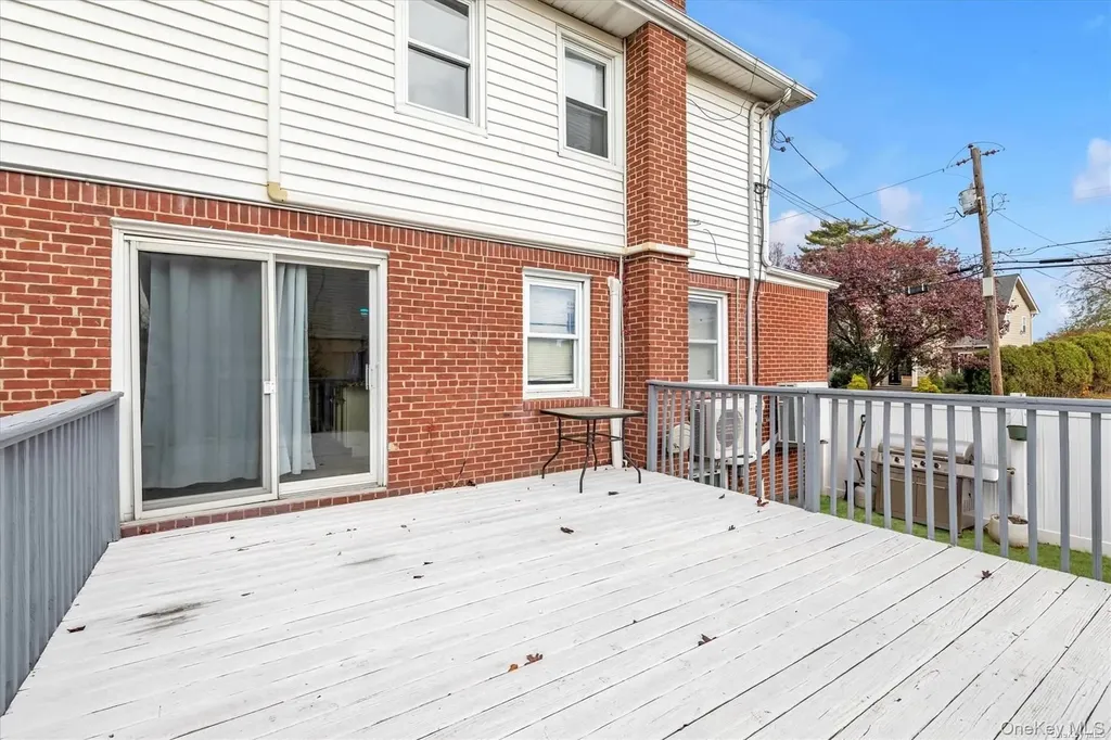 2492 Lefferts Place Bellmore NY 11710