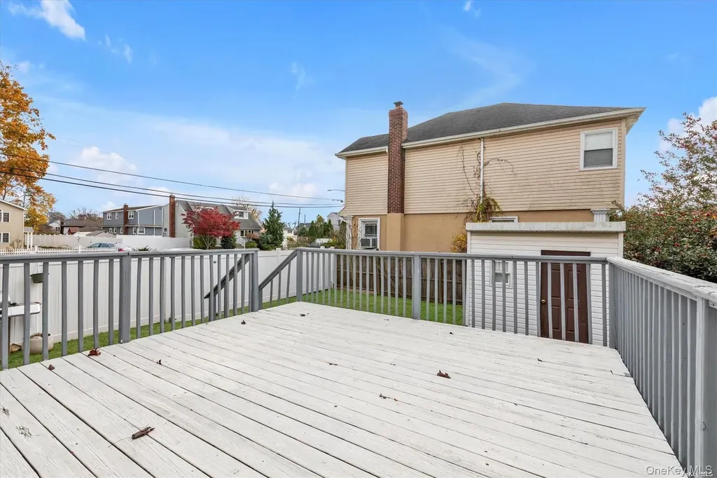 2492 Lefferts Place Bellmore NY 11710