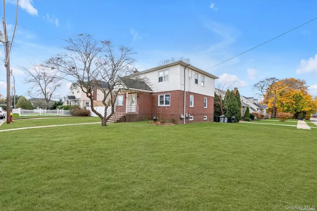 2492 Lefferts Place Bellmore NY 11710