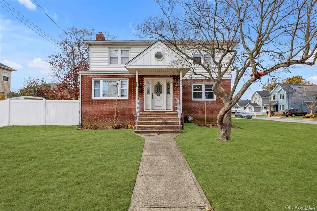 2492 Lefferts Place Bellmore NY 11710