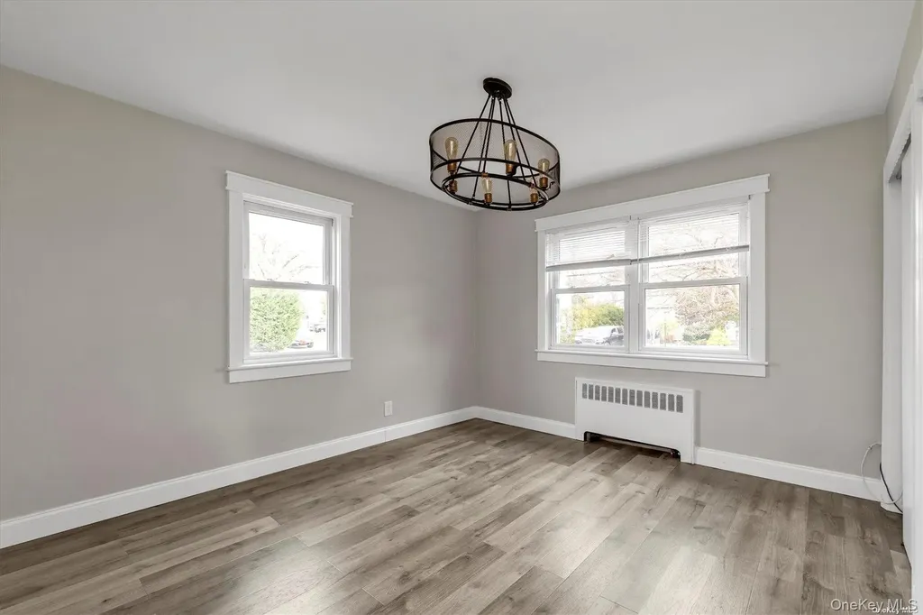 2492 Lefferts Place Bellmore NY 11710