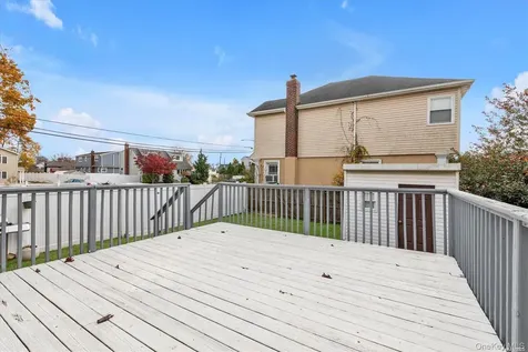 2492 Lefferts Place Bellmore NY 11710