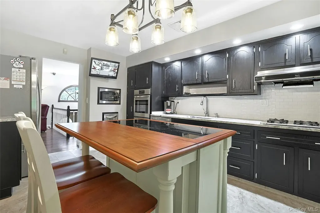 4 Suffern Place Garnerville NY 10923