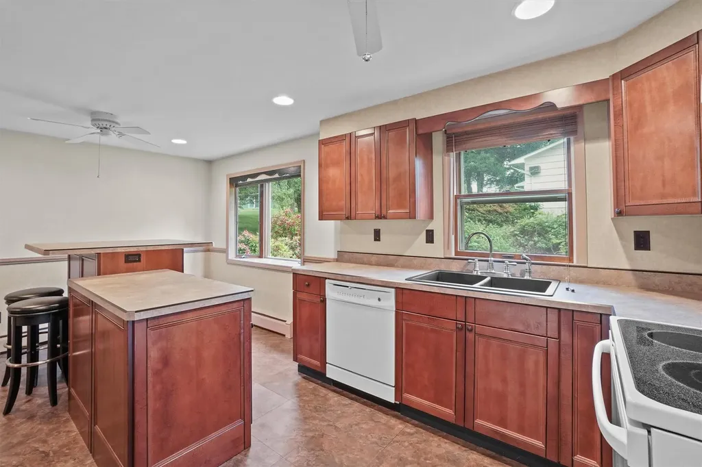 88 Shear Hill Road Mahopac NY 10541