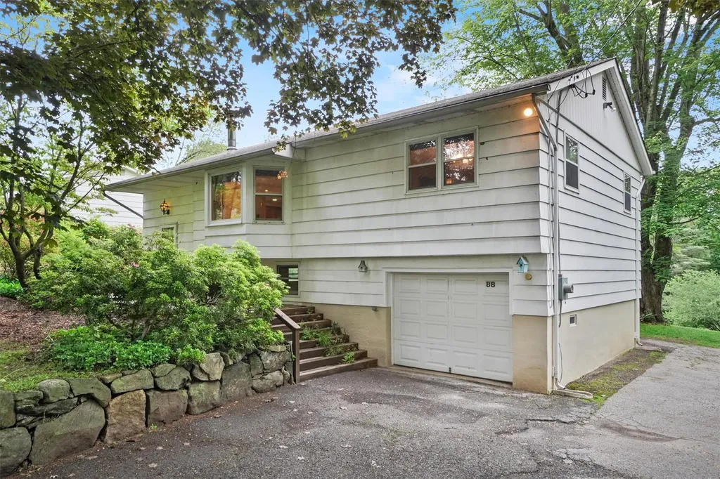 88 Shear Hill Road Mahopac NY 10541
