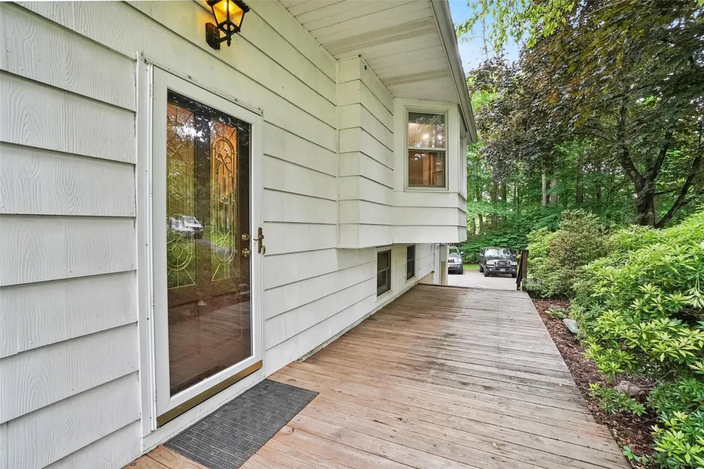 88 Shear Hill Road Mahopac NY 10541