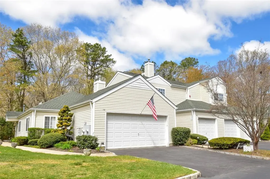 172 Gothic Circle Manorville NY 11949