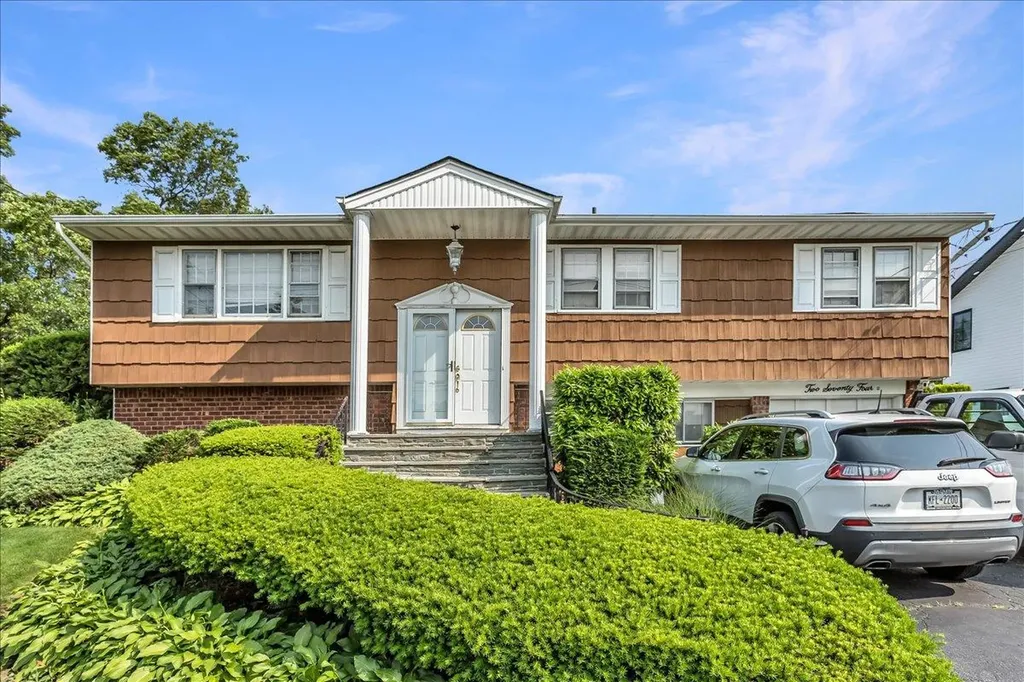274 Central Park Road Plainview NY 11803