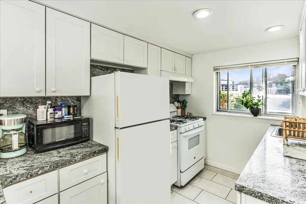 274 Central Park Road Plainview NY 11803