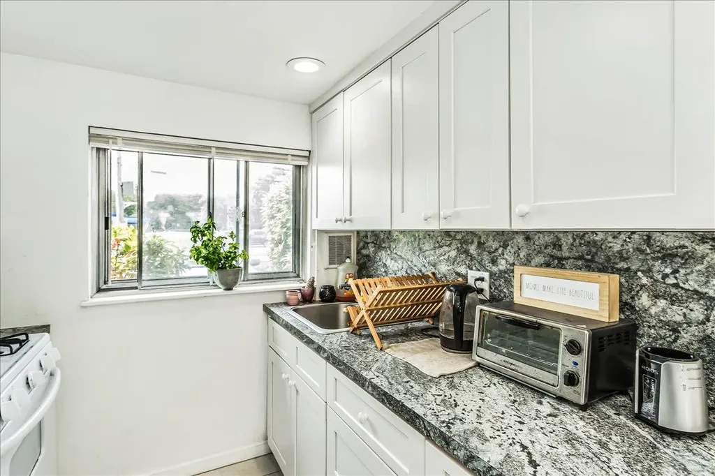 274 Central Park Road Plainview NY 11803