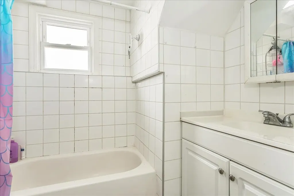274 Central Park Road Plainview NY 11803