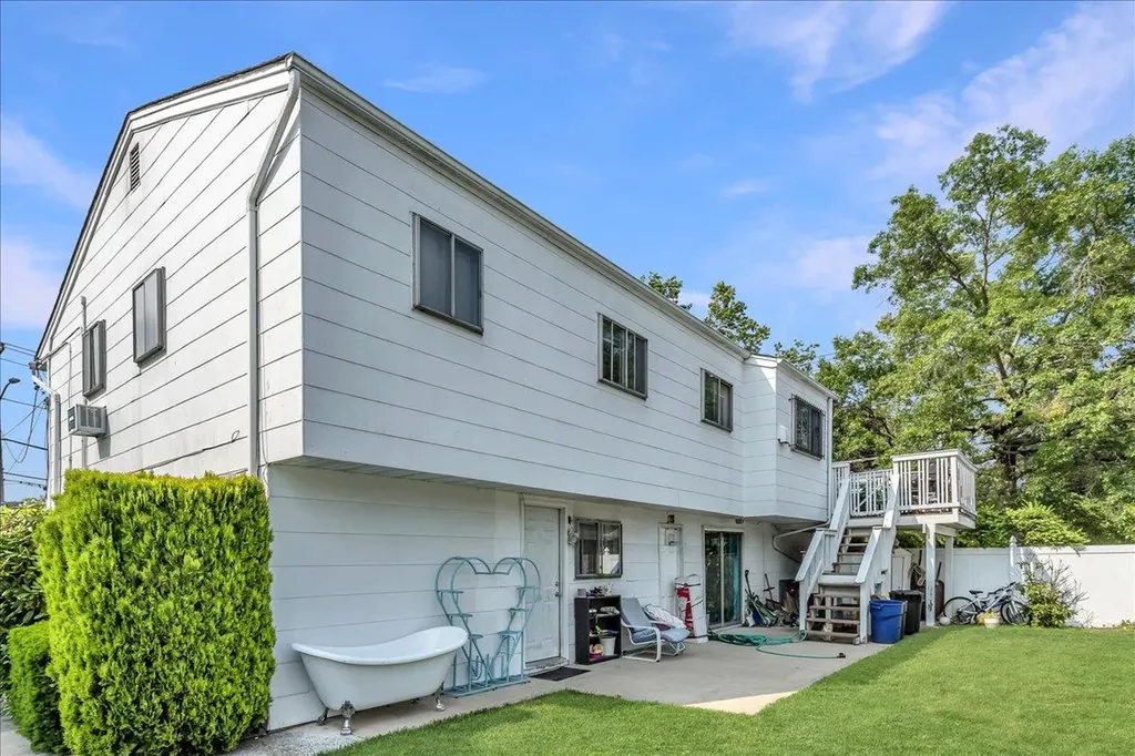 274 Central Park Road Plainview NY 11803